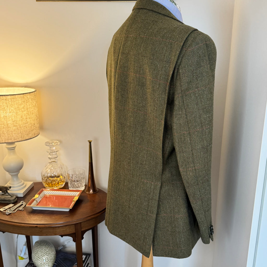 P&J. Haggart of Aberfeldy Tweed Sports Jacket 44”L