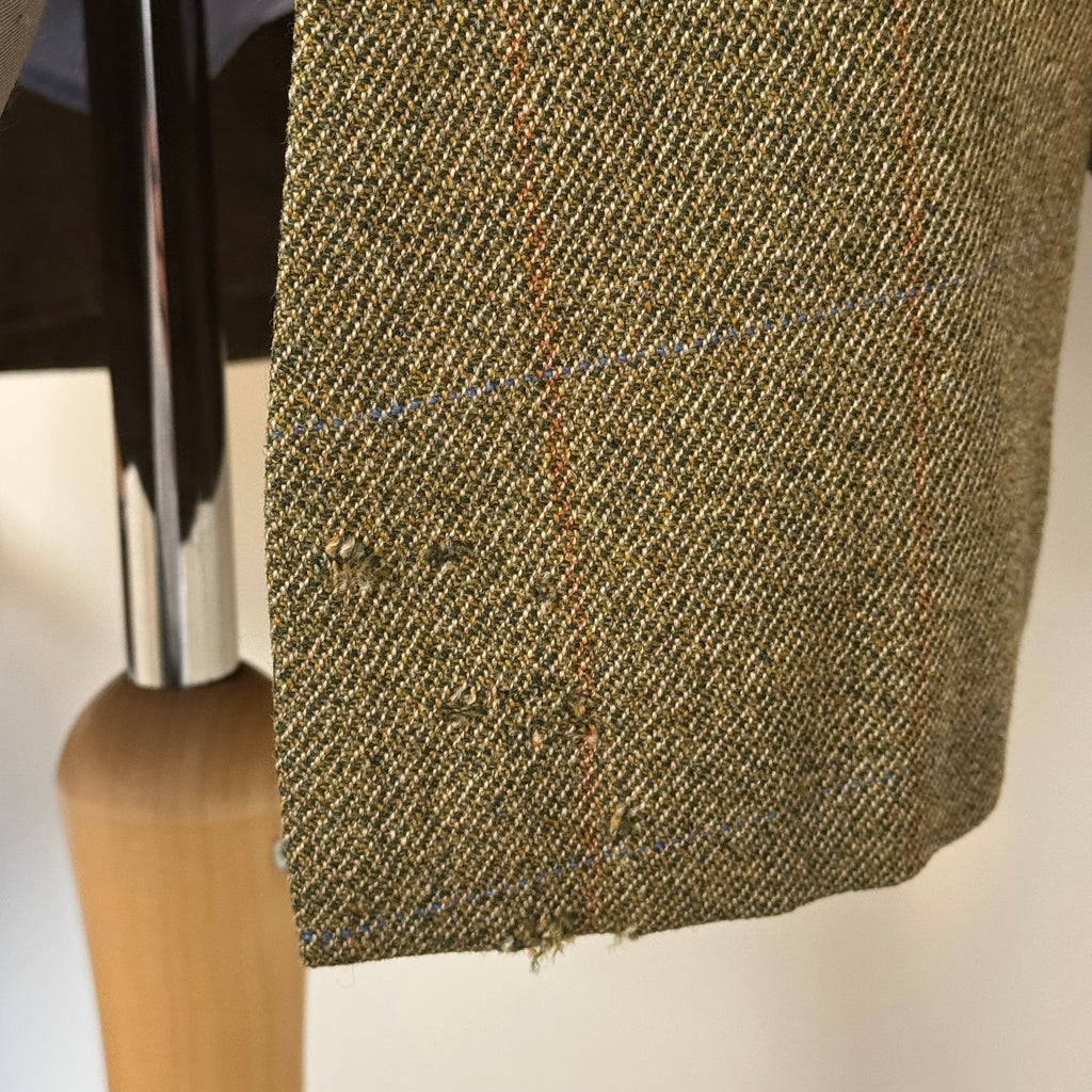 Wells Savile Row Bespoke Tweed Suit 44"L 40"L
