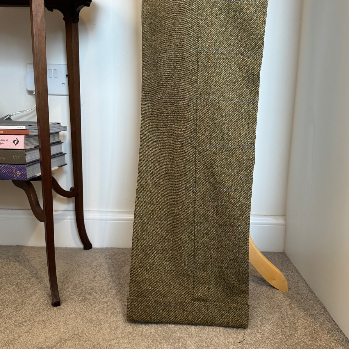 Wells Savile Row Bespoke Tweed Suit 44"L 40"L