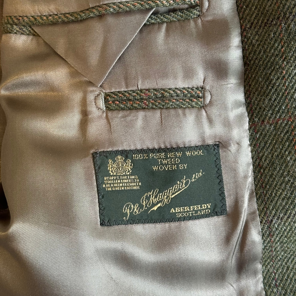 P&J. Haggart of Aberfeldy Tweed Sports Jacket 44”L