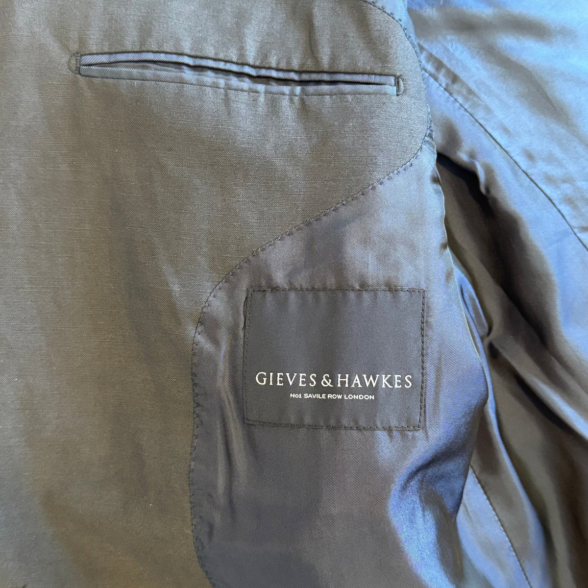 Gieves & Hawkes Linen suit 44”R 36"R