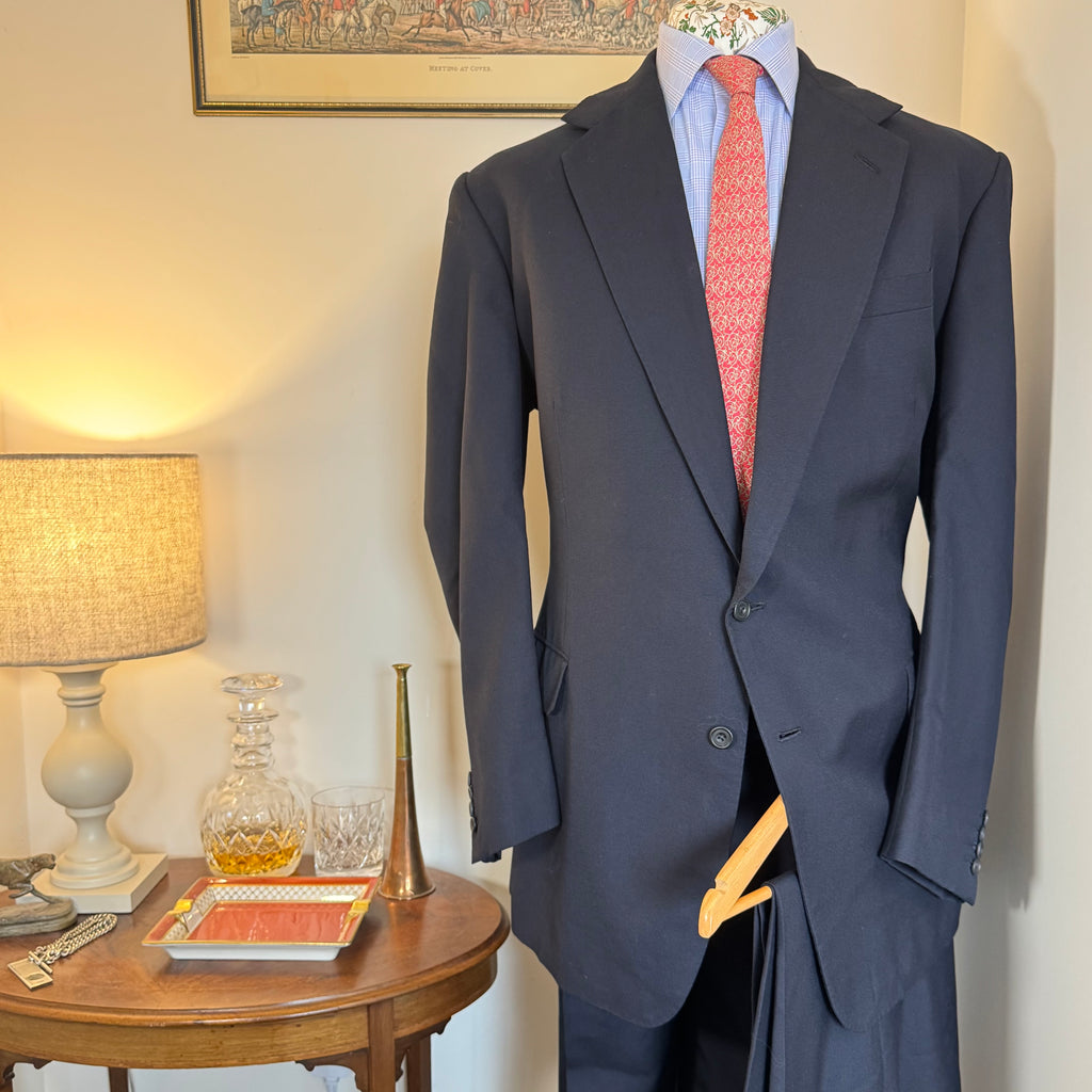 Wells Savile Row Bespoke Navy Plain Weave Wool Suit 44"L 40"L