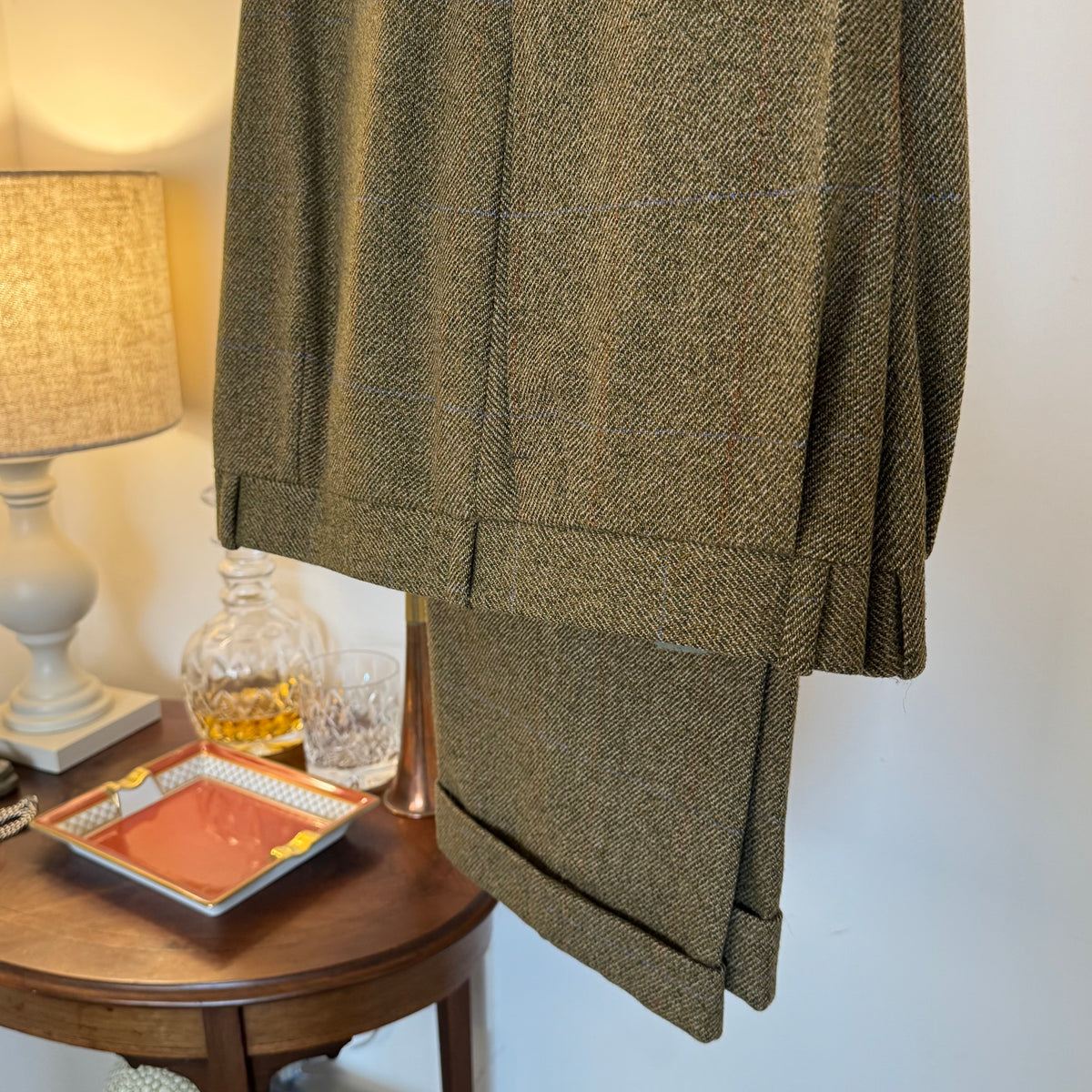 Wells Savile Row Bespoke Tweed Suit 44"L 40"L