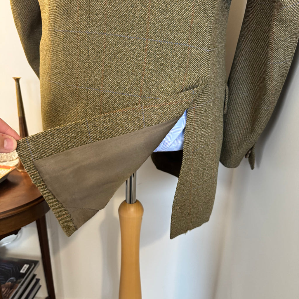 Wells Savile Row Bespoke Tweed Suit 44"L 40"L