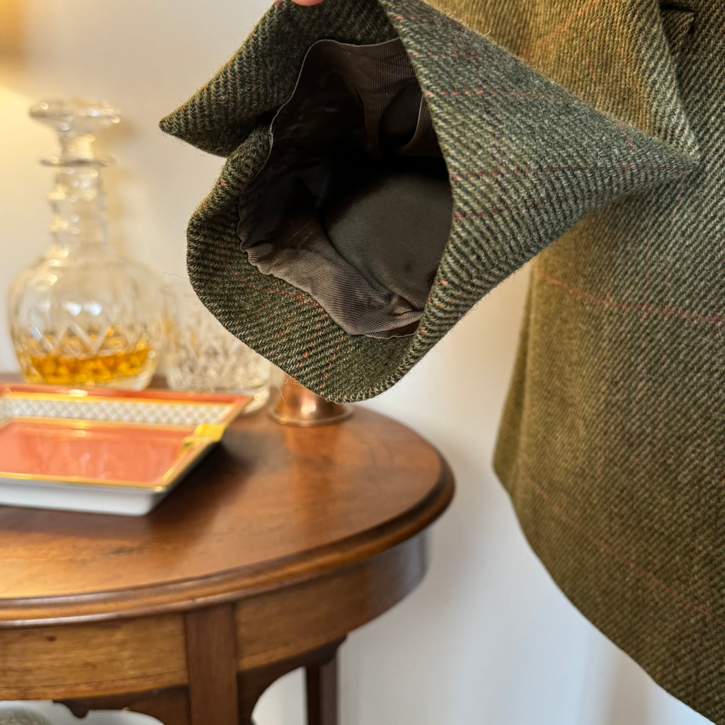 P&J. Haggart of Aberfeldy Tweed Sports Jacket 44”L