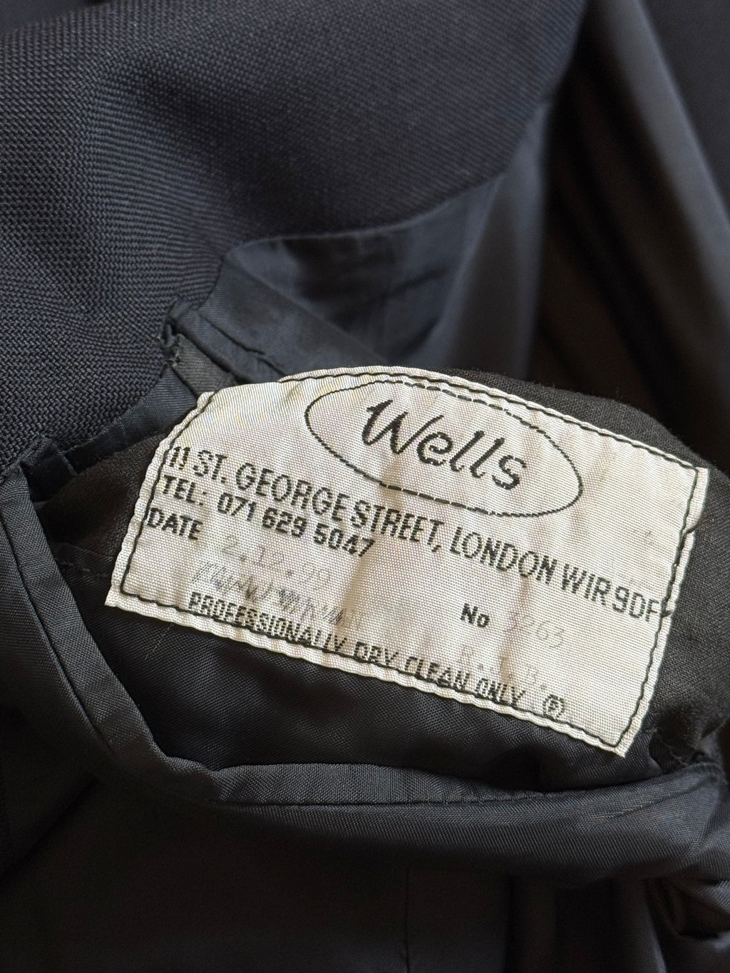 Wells Savile Row Bespoke Navy Plain Weave Wool Suit 44"L 40"L