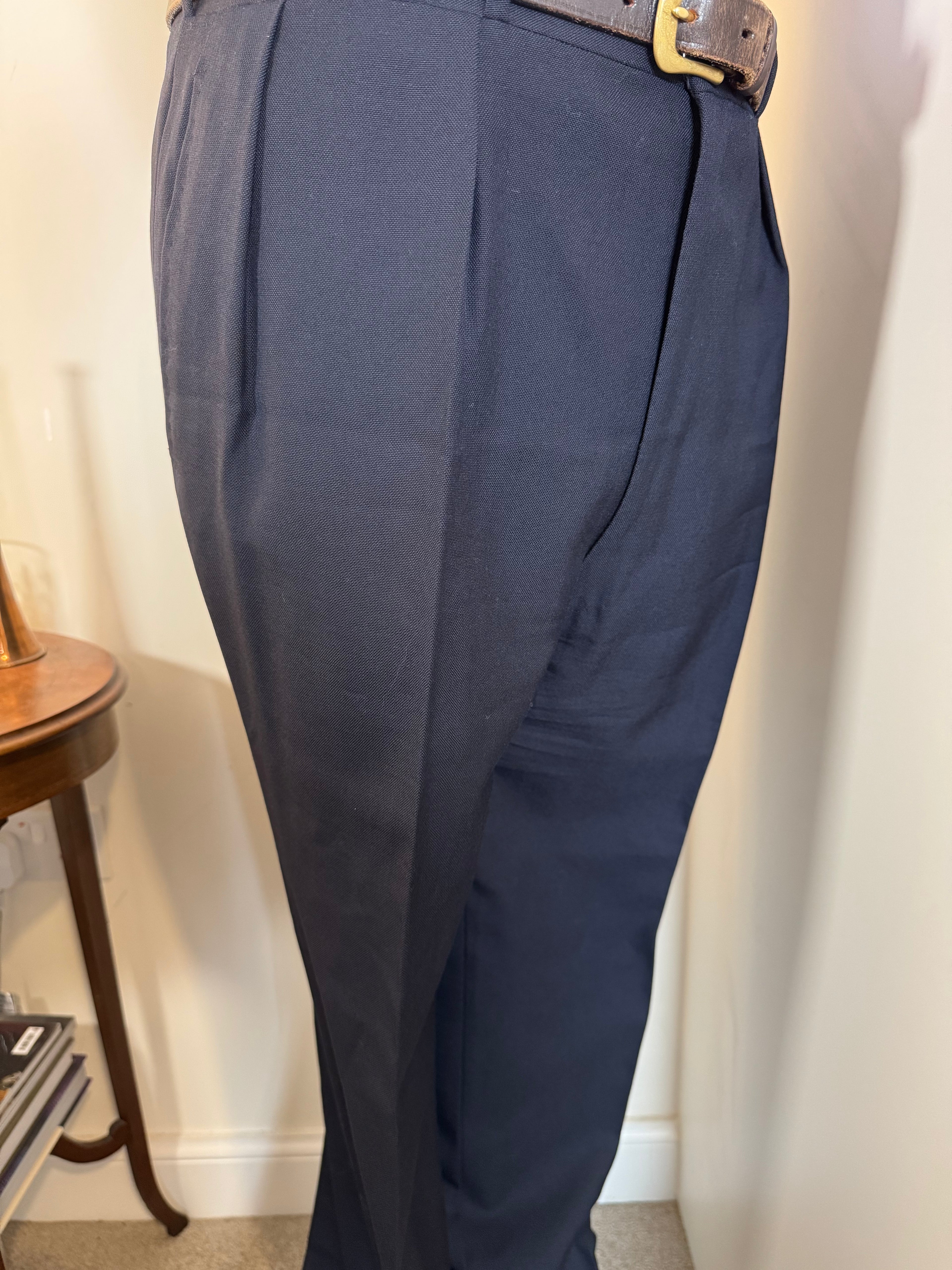 Wells Savile Row Bespoke Navy Plain Weave Wool Suit 44"L 40"L